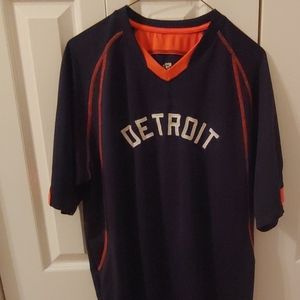 Detroit Tigers V Neck Sports Short Sleeve Shirt. L